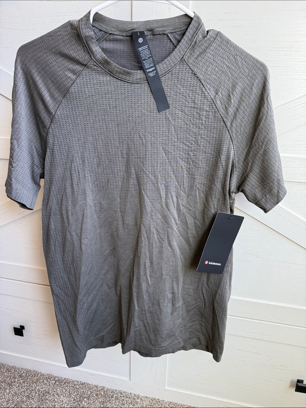 lululemon athletica Men's Short Sleeve Performance Tee - Gray